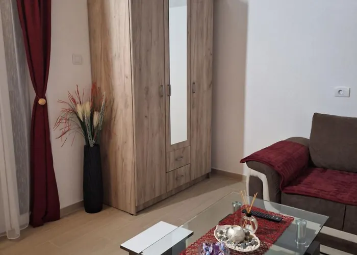Apartmani Lena