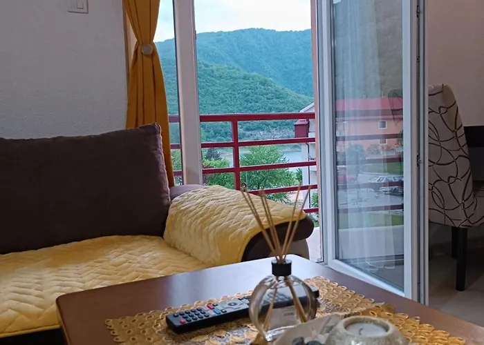 Apartmani Lena